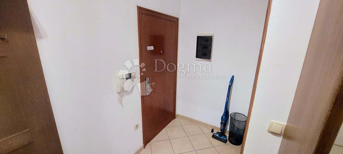 Locale commerciale Centar, Pula, 40,02m2