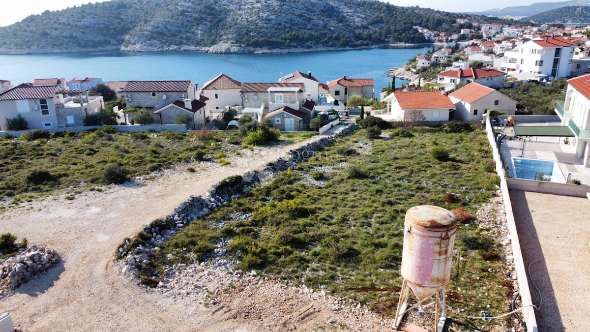 Terreno Ražanj, Rogoznica, 1.261m2