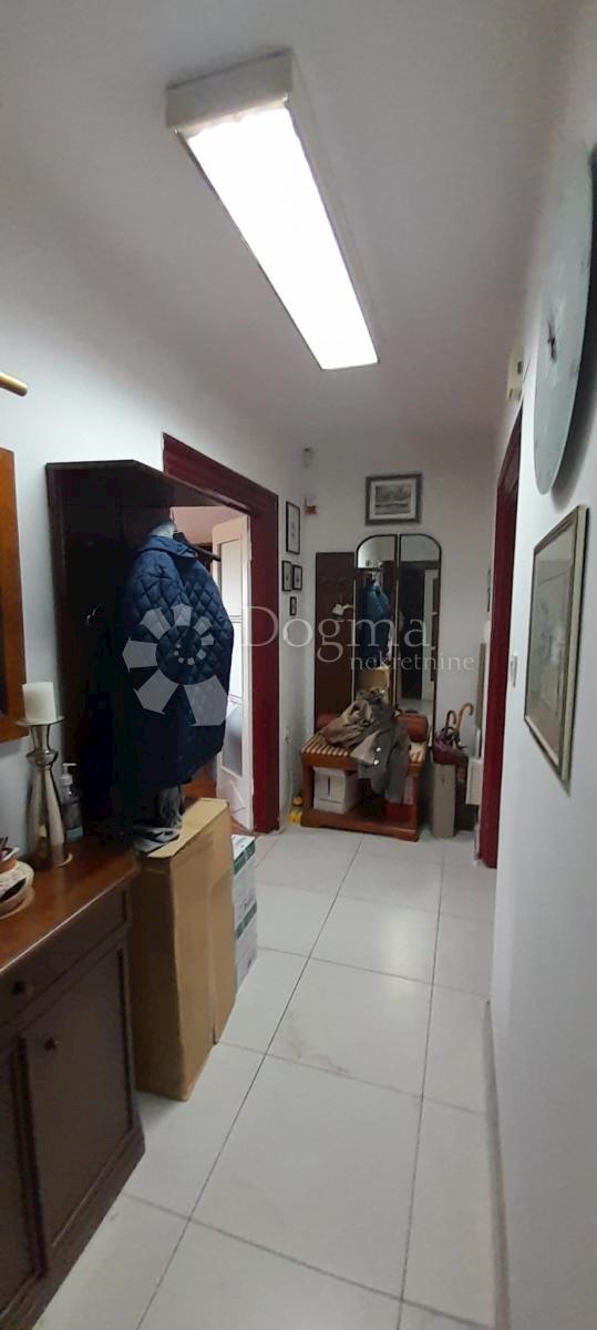 Locale commerciale Centar, Rijeka, 73,09m2