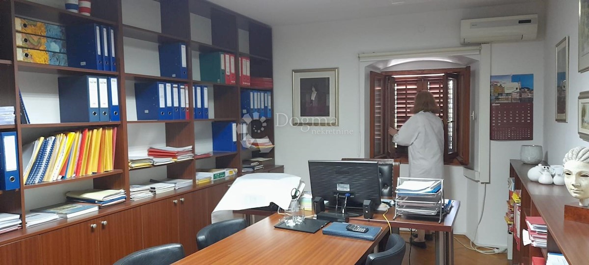 Locale commerciale Centar, Rijeka, 73,09m2