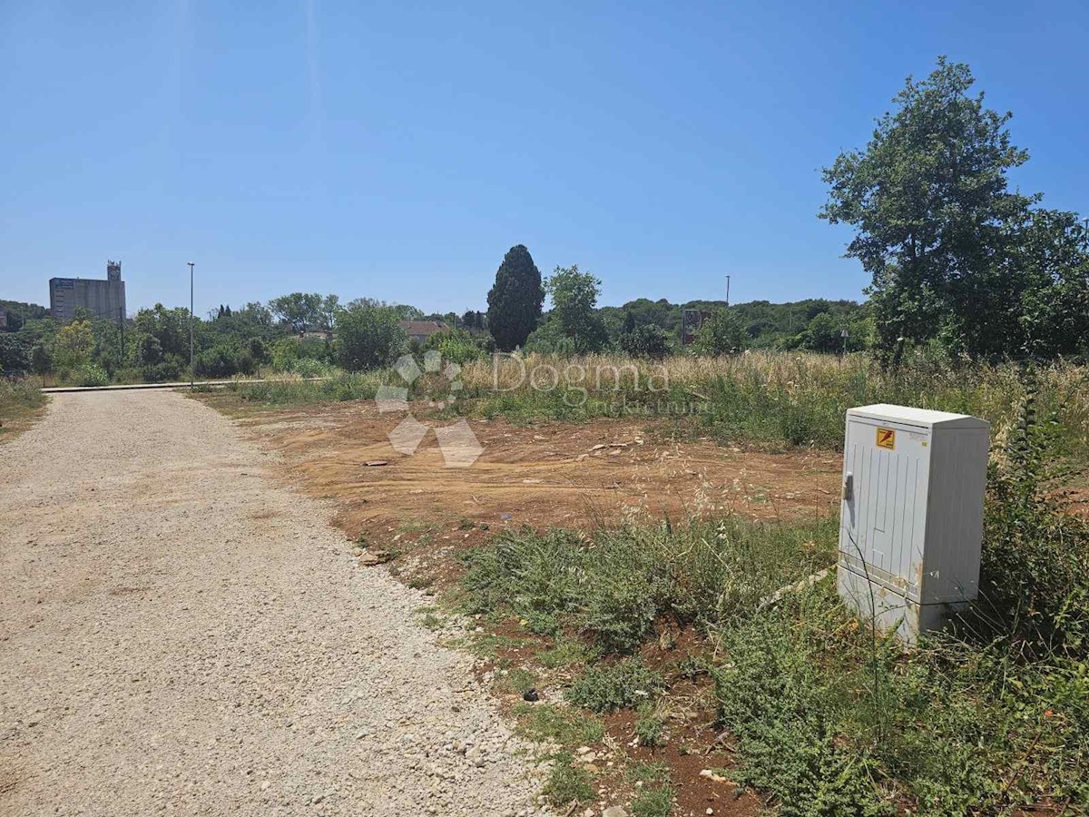 Terreno Veli vrh, Pula, 743m2