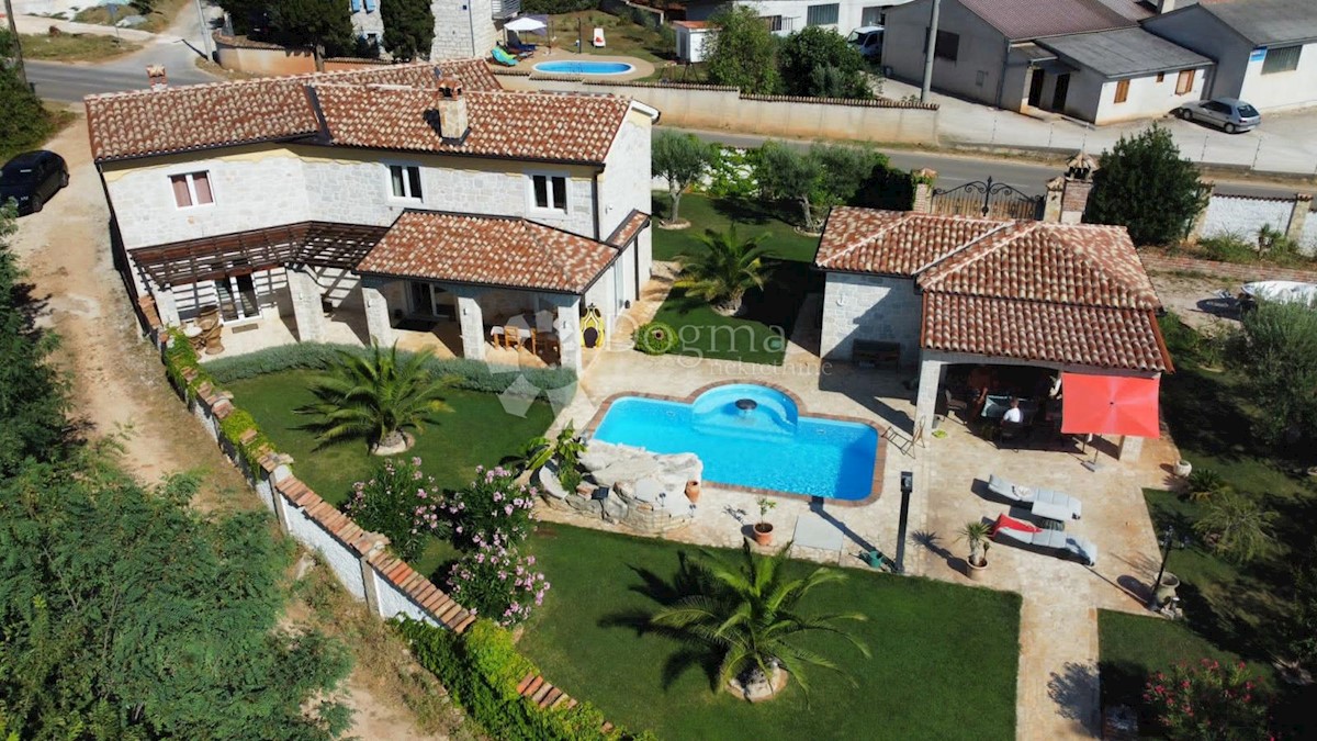 Casa Labinci, Kaštelir-Labinci, 200m2