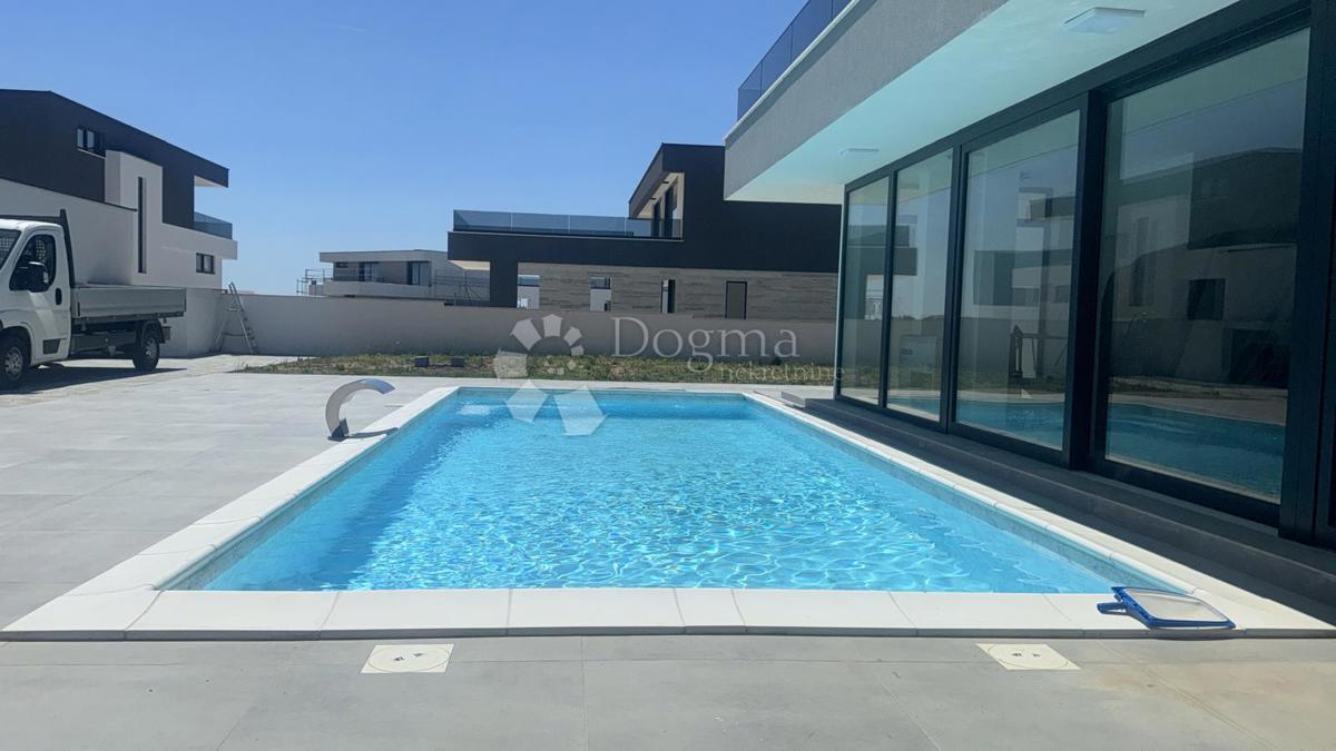 Casa Zemunik Gornji, Zemunik Donji, 217m2