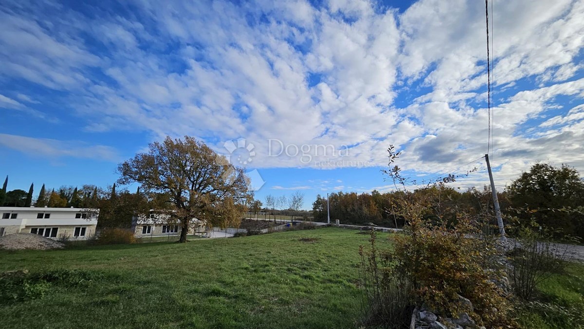 Terreno Juršići, Svetvinčenat, 980m2