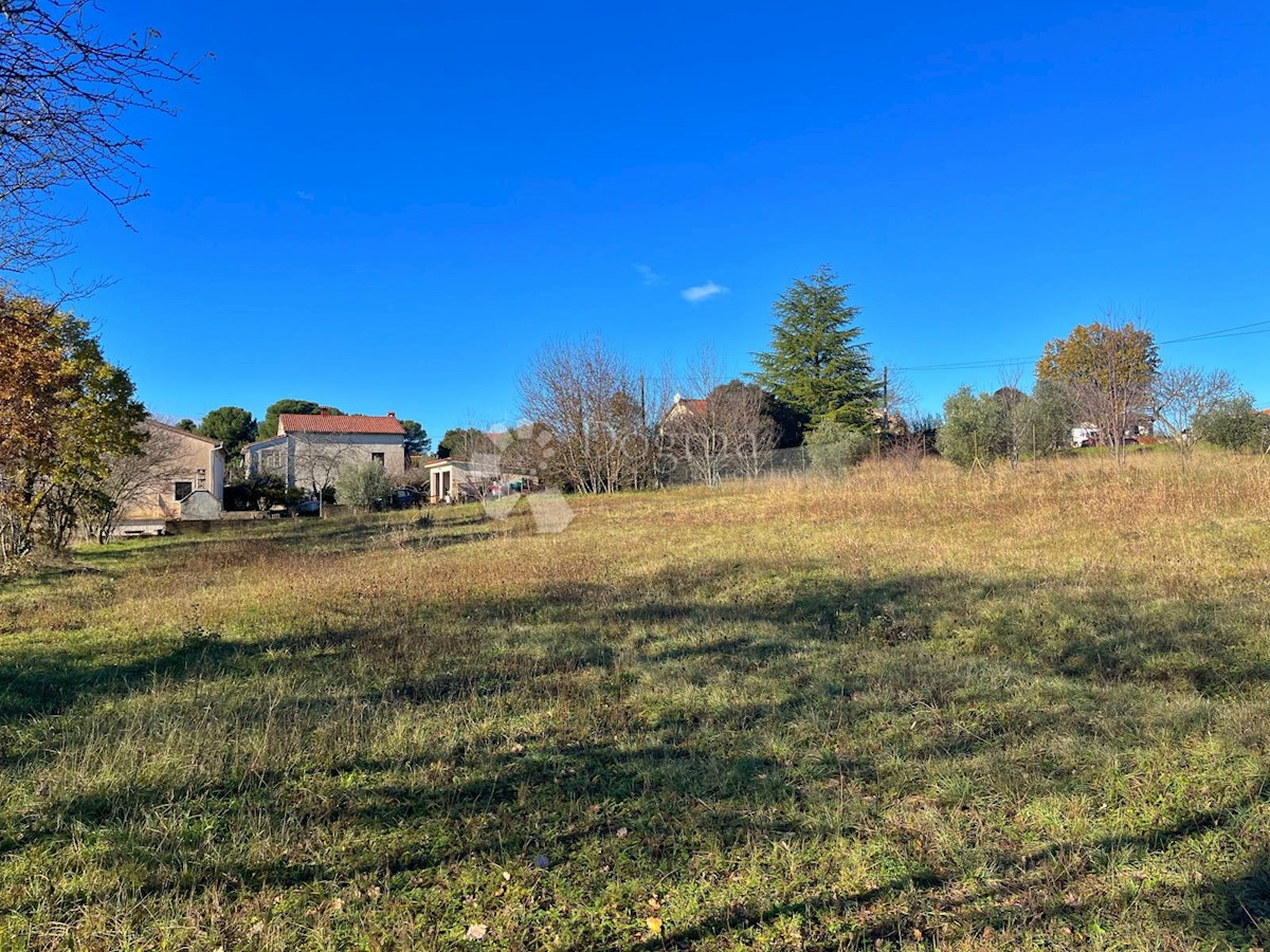 TERRENO EDIFICABILE PER UNA FUGA NELLA NATURA