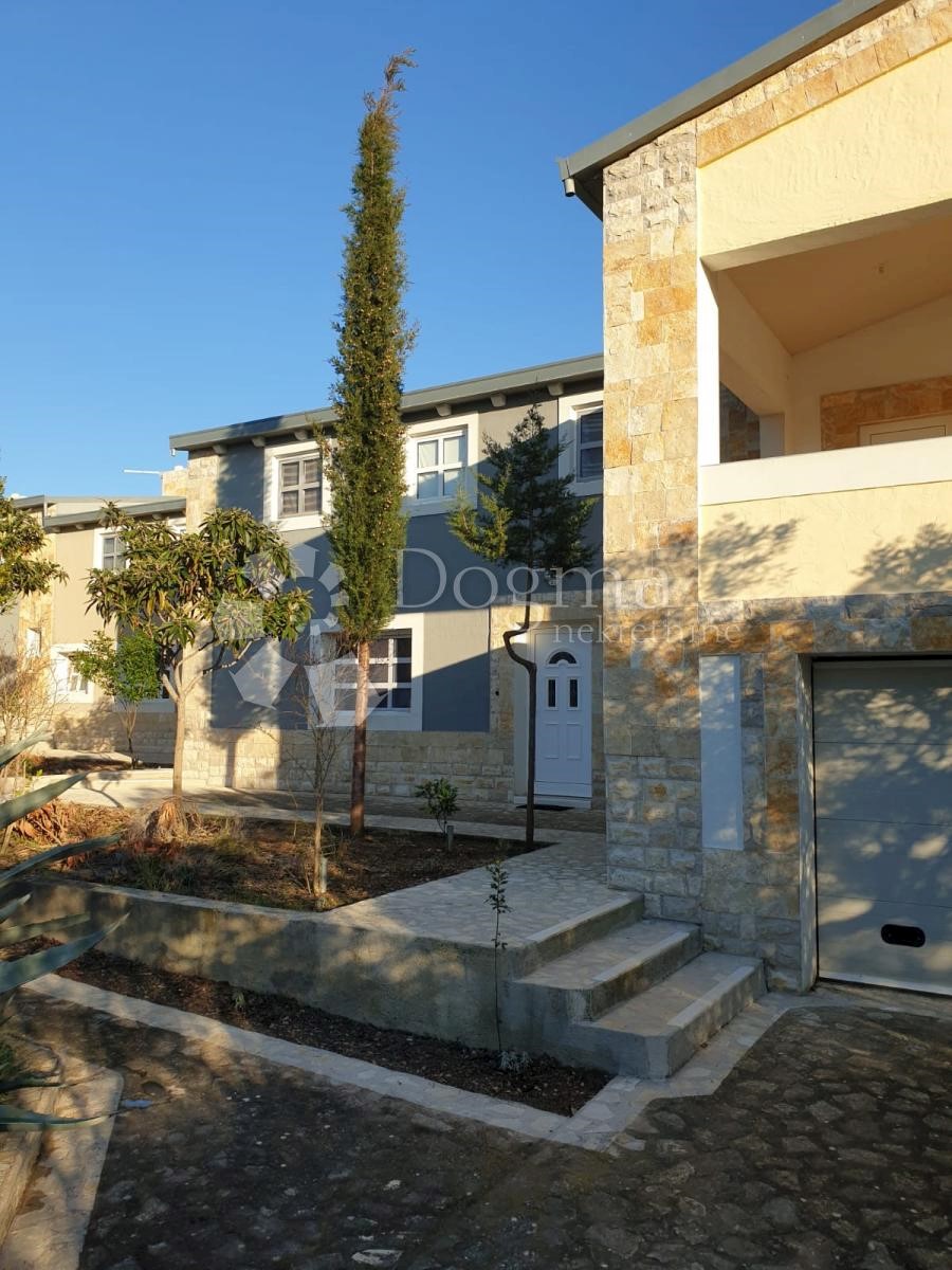 Locale commerciale Žirje, Šibenik - Okolica, 1.650m2