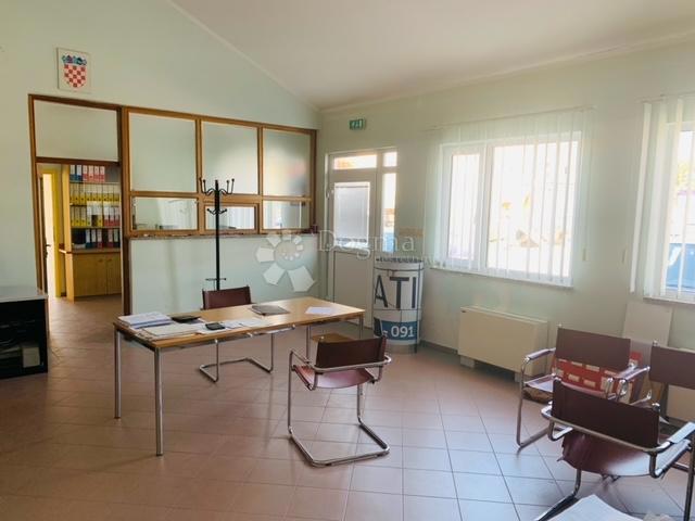 Locale commerciale Kastav, 357m2