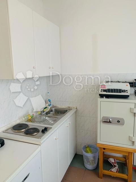 Locale commerciale Kastav, 357m2