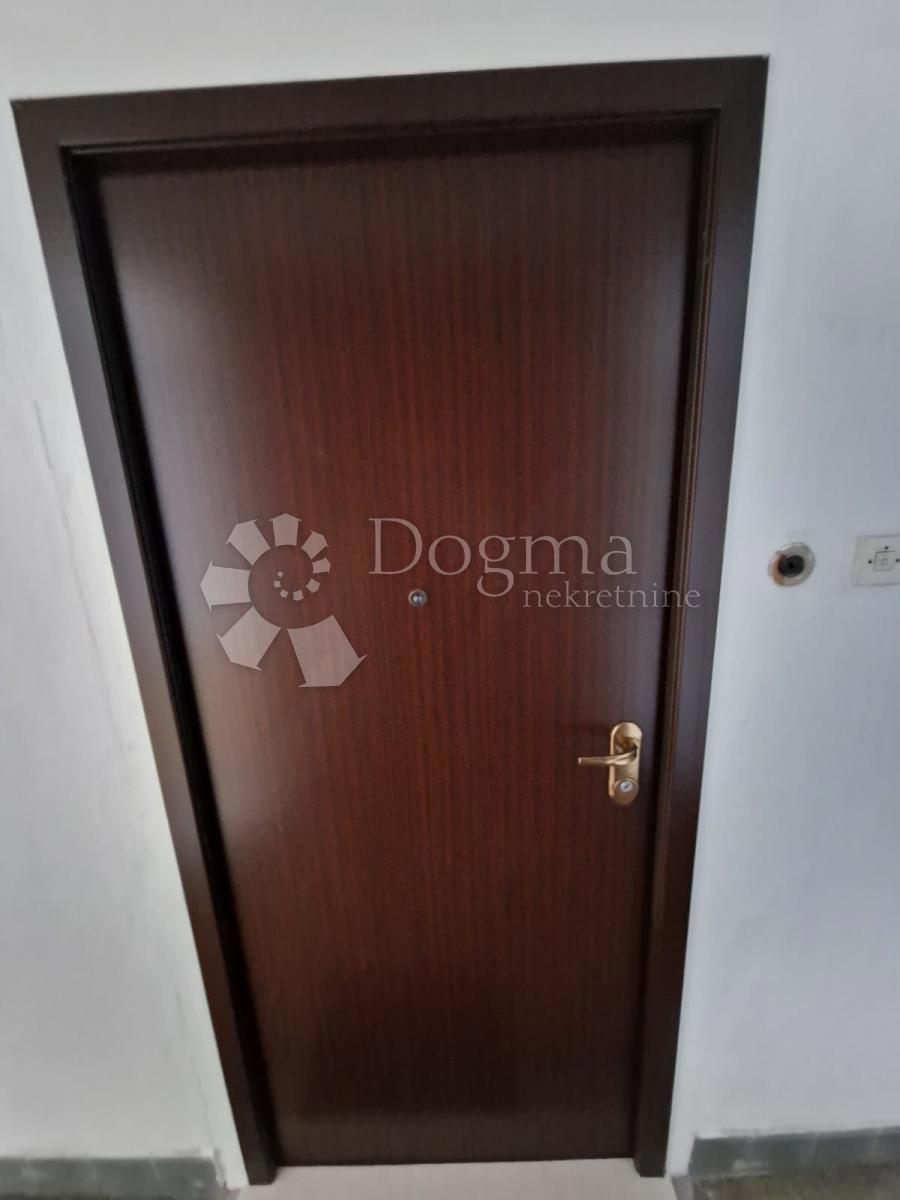 Locale commerciale Sušak, Rijeka, 40,28m2