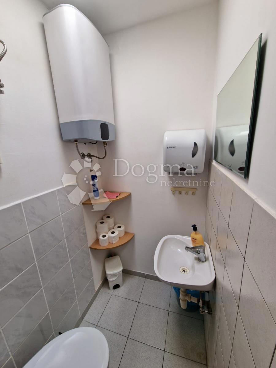 Locale commerciale Sušak, Rijeka, 40,28m2