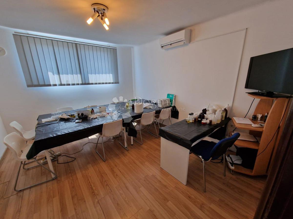 Locale commerciale Sušak, Rijeka, 40,28m2