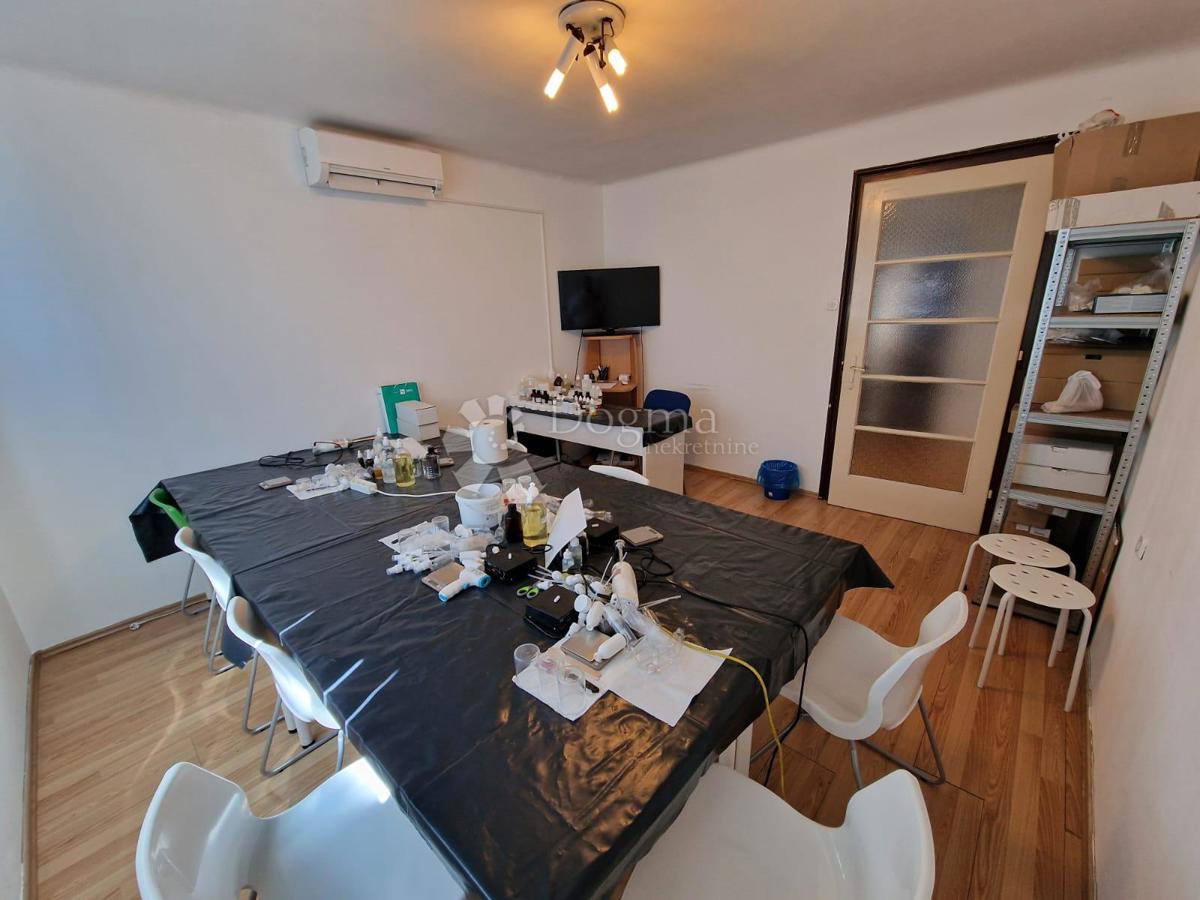 Locale commerciale Sušak, Rijeka, 40,28m2