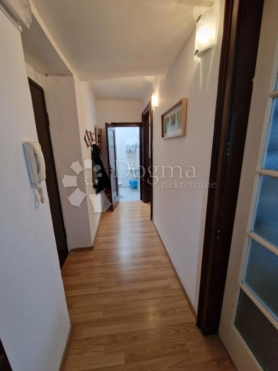 Locale commerciale Sušak, Rijeka, 40,28m2