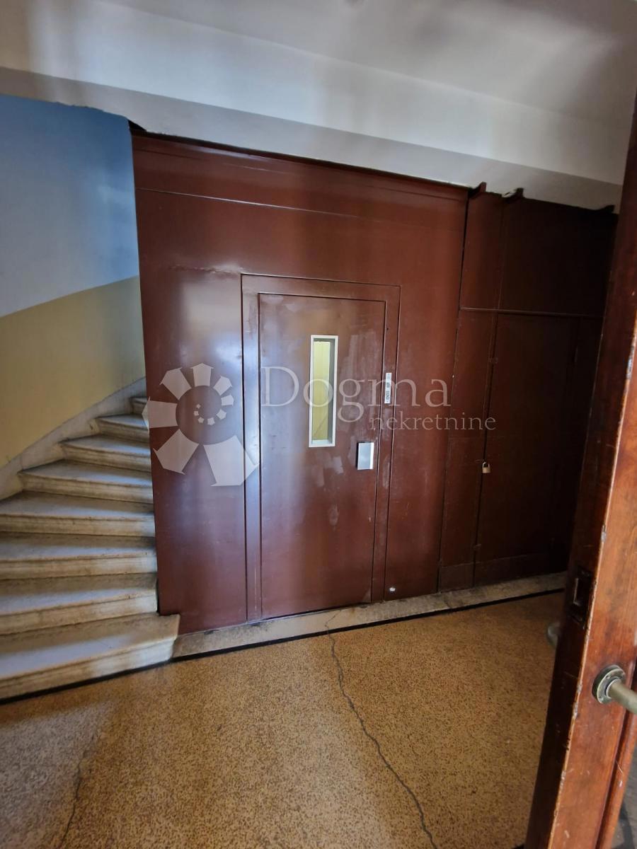 Locale commerciale Sušak, Rijeka, 40,28m2