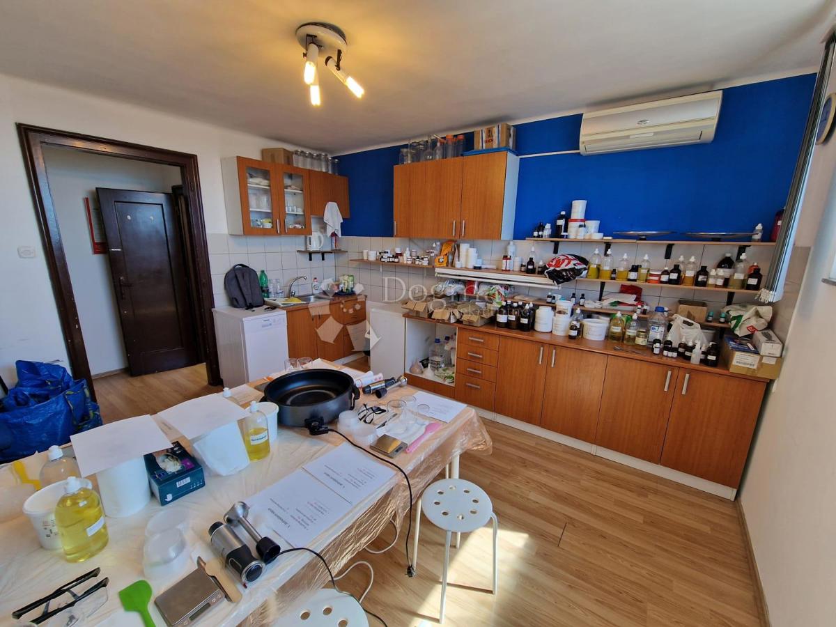 Locale commerciale Sušak, Rijeka, 40,28m2