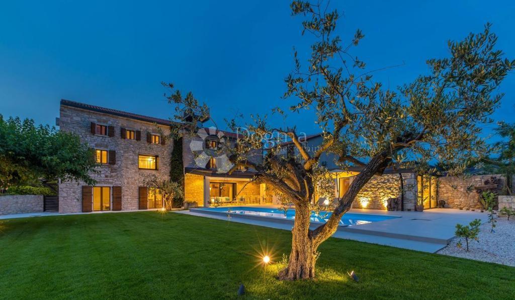 Casa Novigrad, 312m2