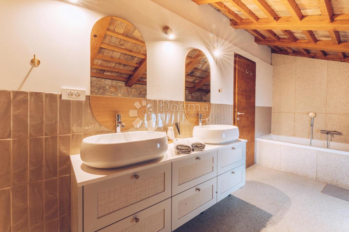 Casa Novigrad, 312m2