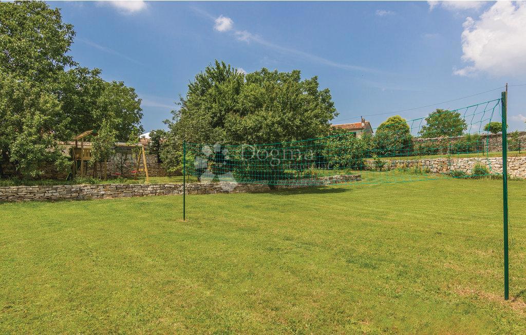 CASA IN PIETRA SU SPAZIOSA PROPRIETA'!