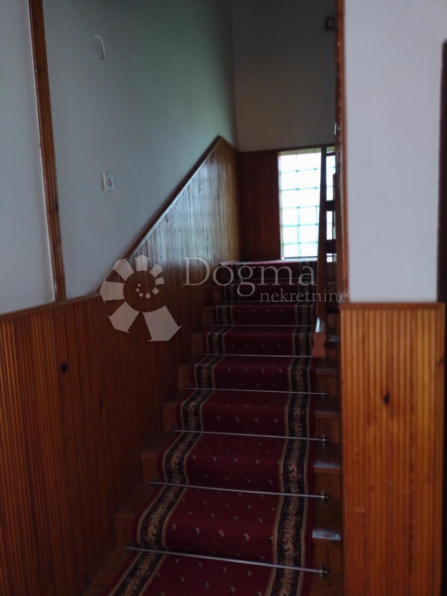 Locale commerciale Blatuša, Gvozd, 21m2