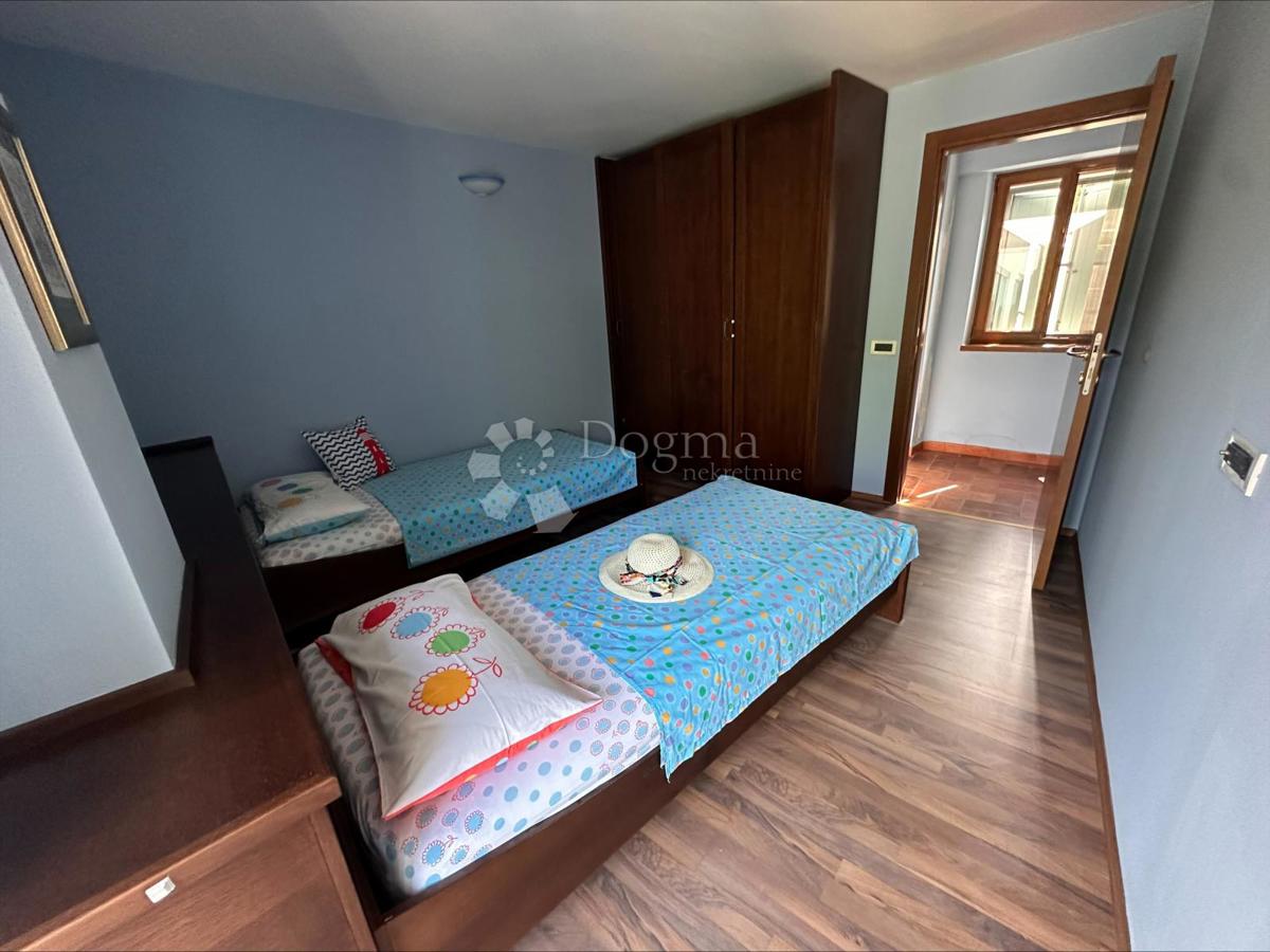 Casa Zlarin, Šibenik - Okolica, 180m2