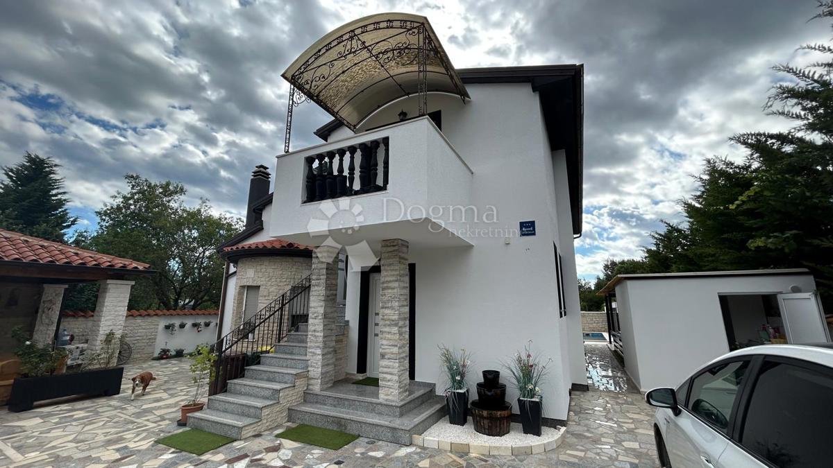 Casa Centar, Pula, 260m2