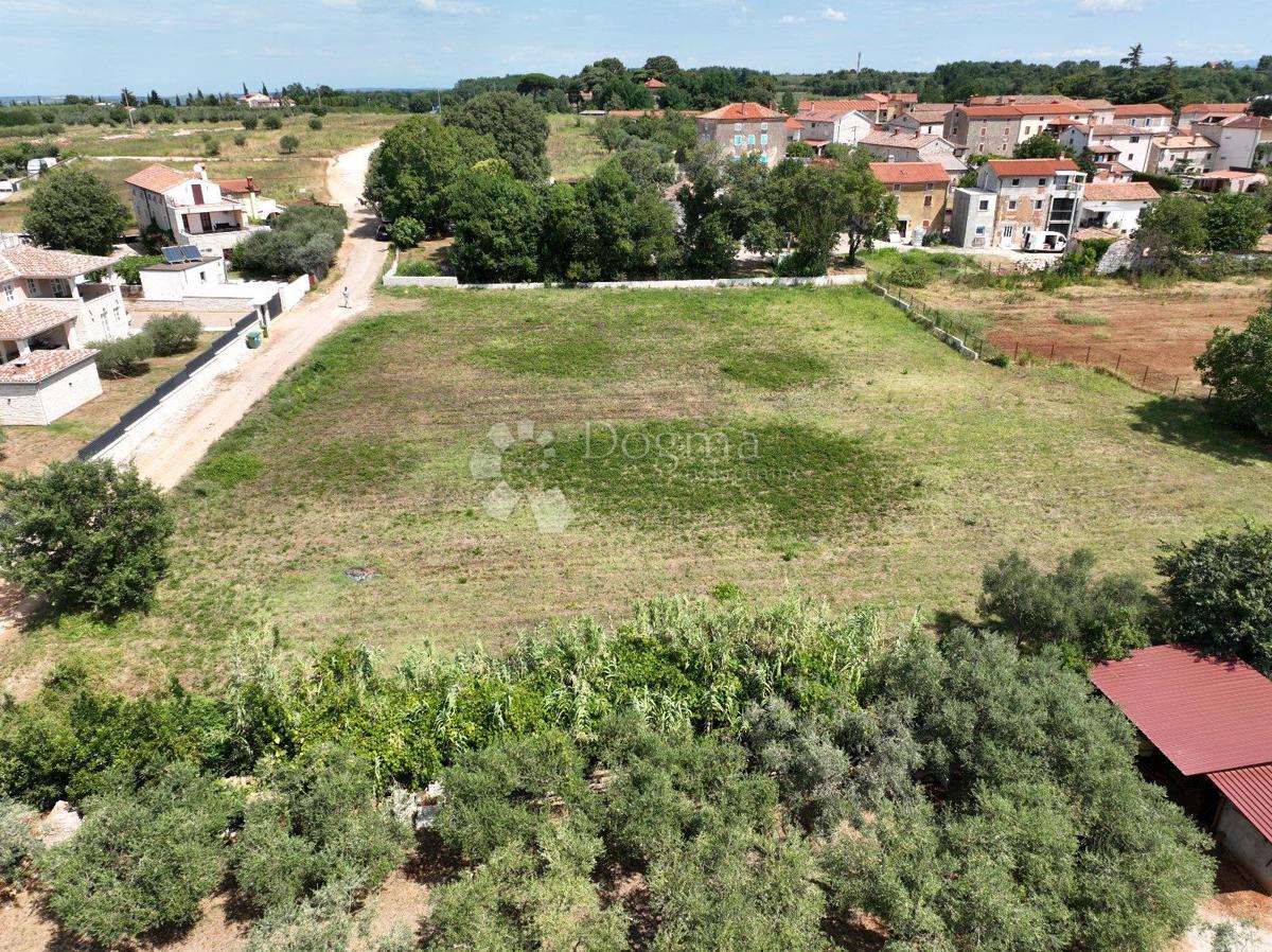 Interessante terreno edificabile per ville o appartamenti, 3.150 m²