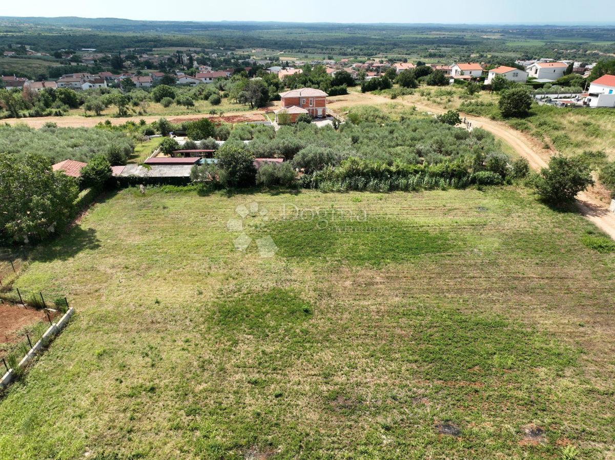 Interessante terreno edificabile per ville o appartamenti, 3.150 m²