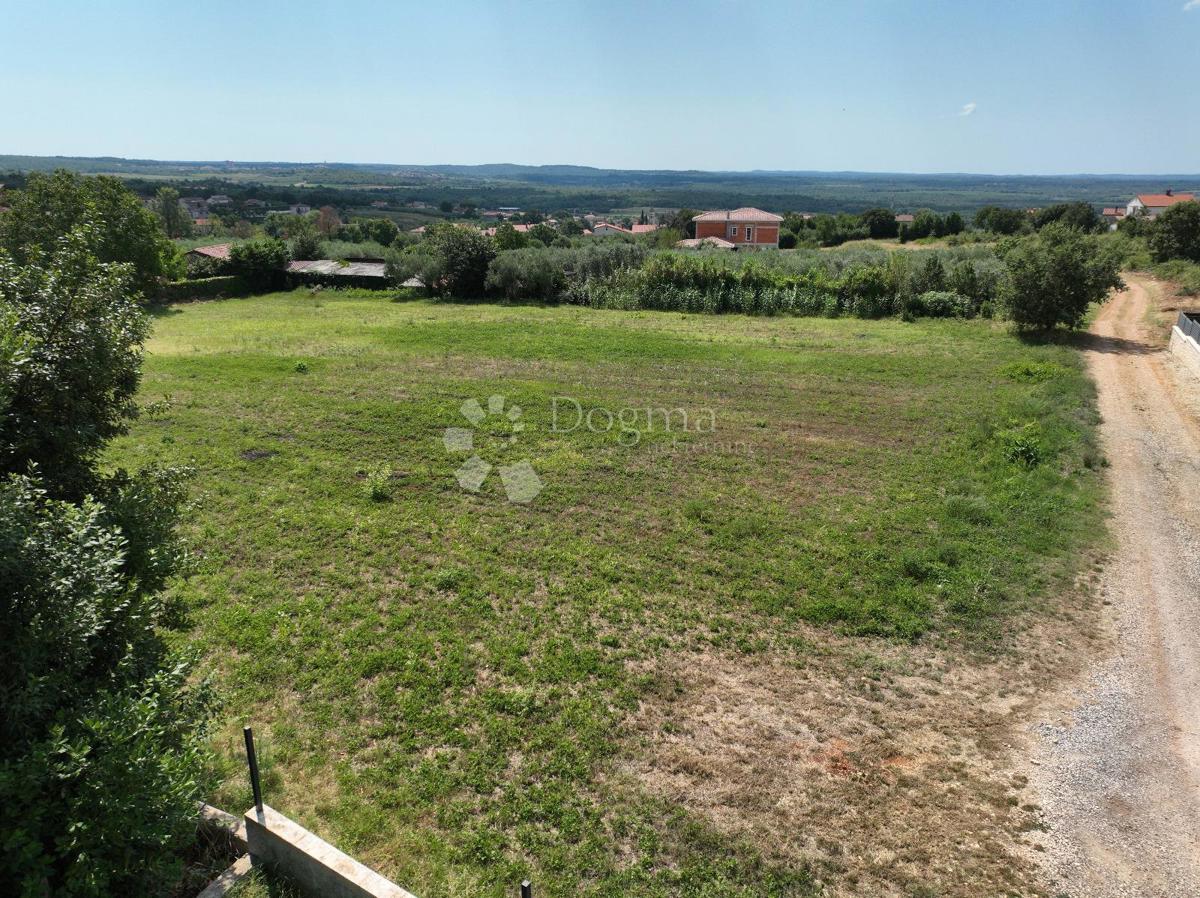 Interessante terreno edificabile per ville o appartamenti, 3.150 m²