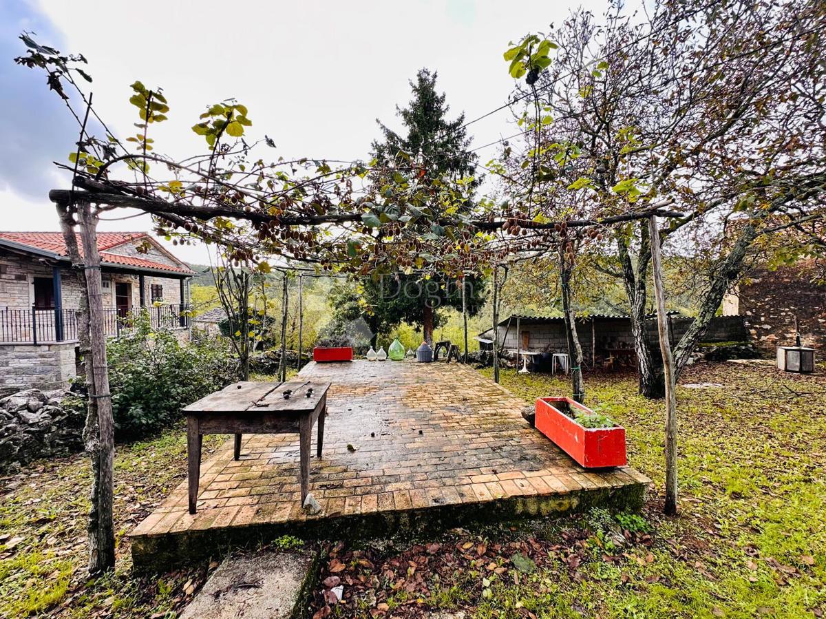 Casa Oprtalj, 94m2