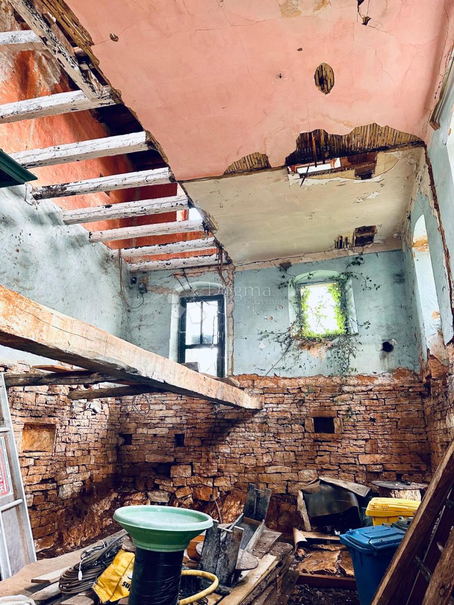 Casa Oprtalj, 94m2