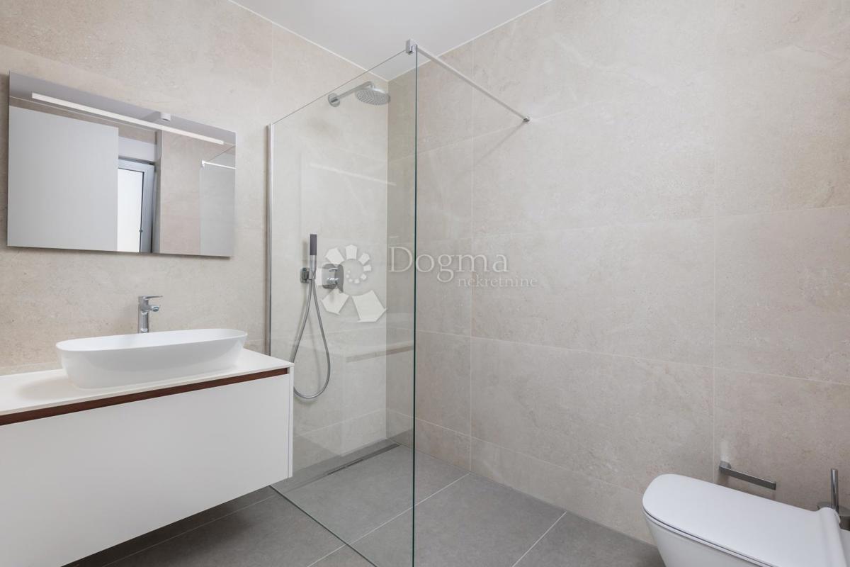 Allogio Opatija - Centar, Opatija, 107,41m2