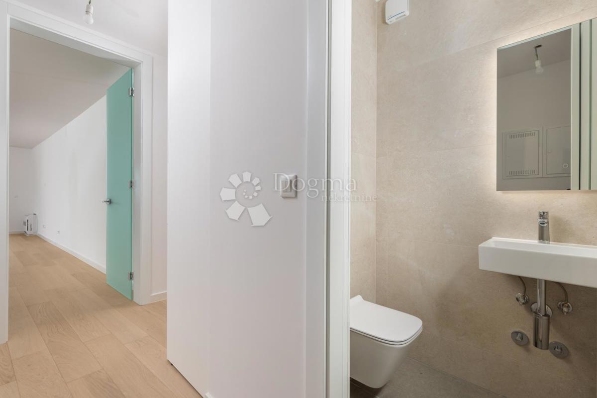 Allogio Opatija - Centar, Opatija, 107,41m2