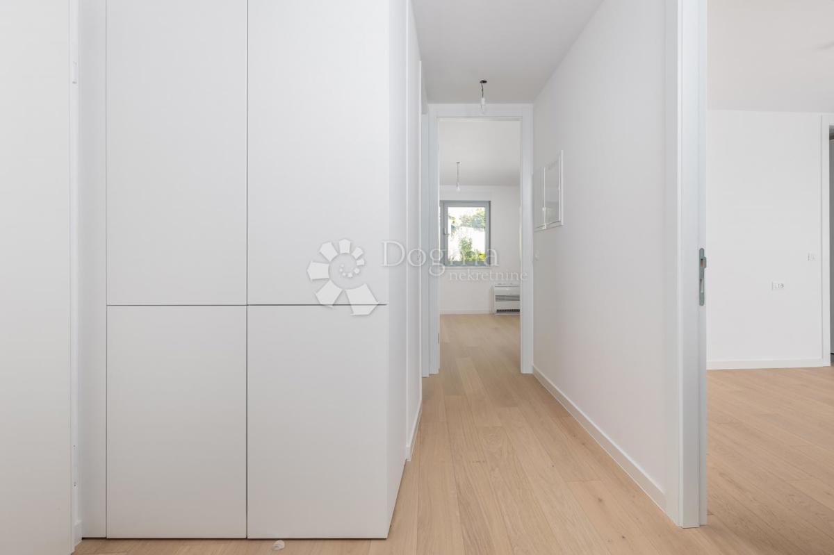 Allogio Opatija - Centar, Opatija, 107,41m2