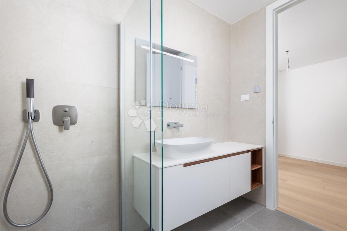 Allogio Opatija - Centar, Opatija, 107,41m2