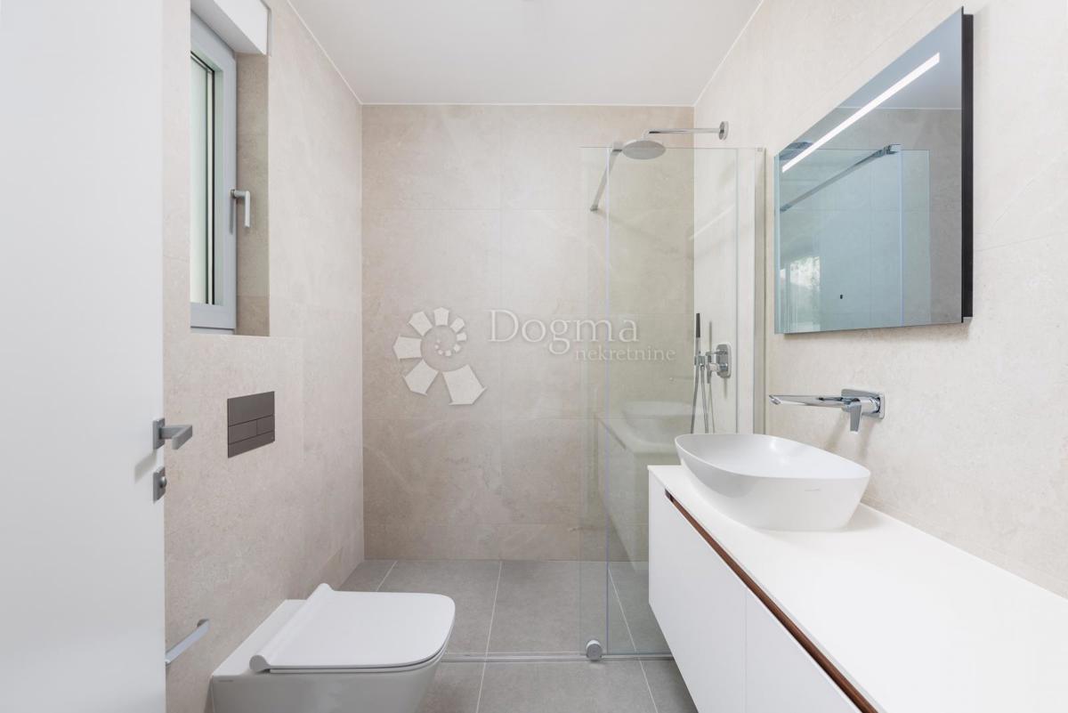 Allogio Opatija - Centar, Opatija, 107,41m2