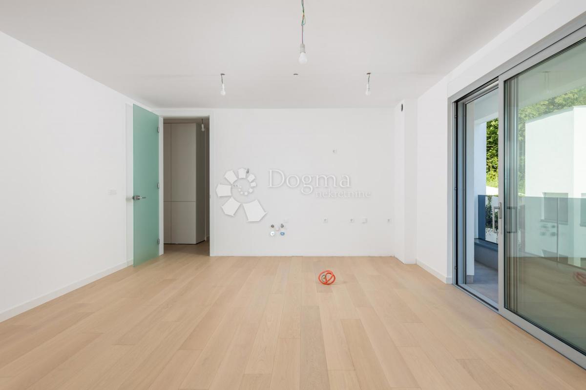 Allogio Opatija - Centar, Opatija, 107,41m2