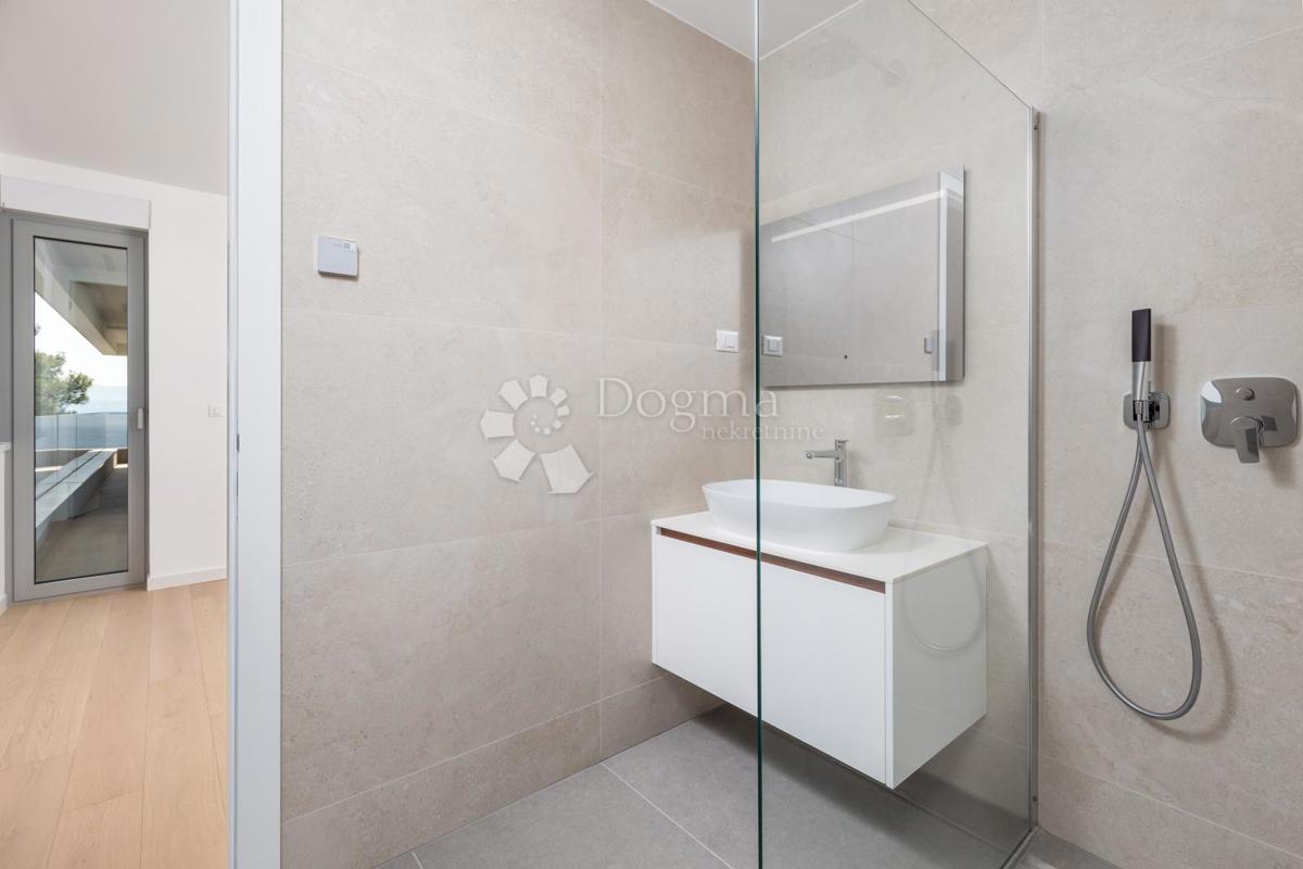 Allogio Opatija - Centar, Opatija, 107,41m2