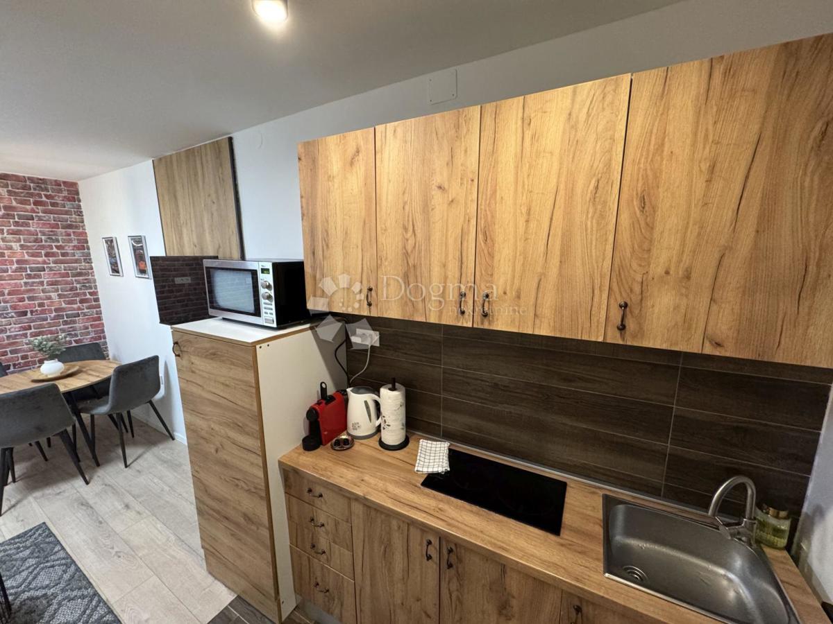 Allogio Centar, Rijeka, 82m2