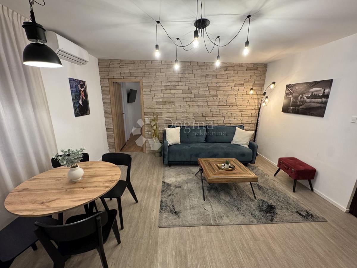 Allogio Centar, Rijeka, 82m2