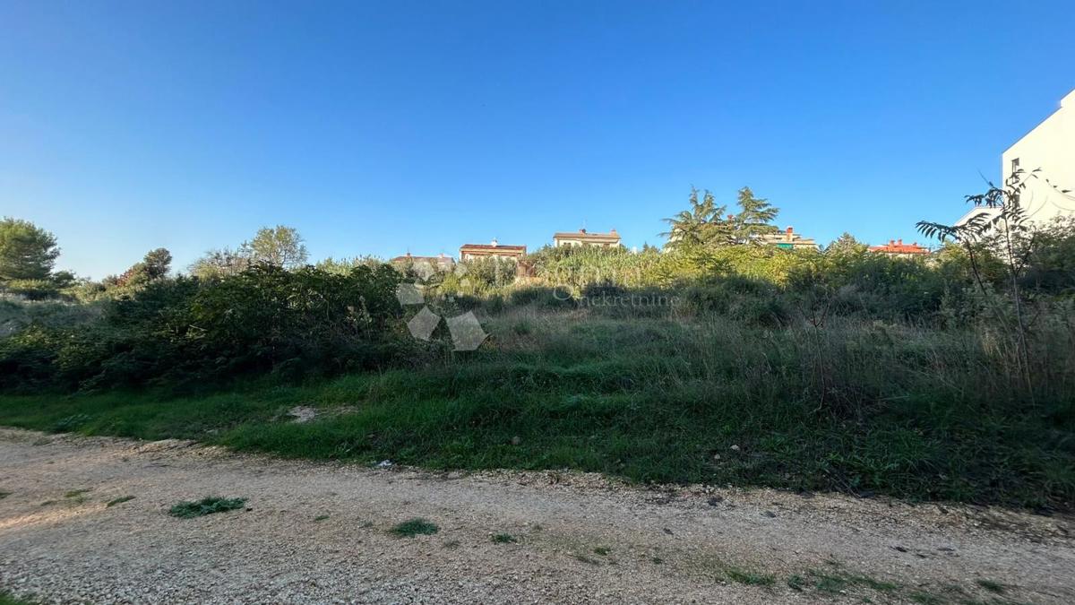 Terreno Veli vrh, Pula, 2.365m2