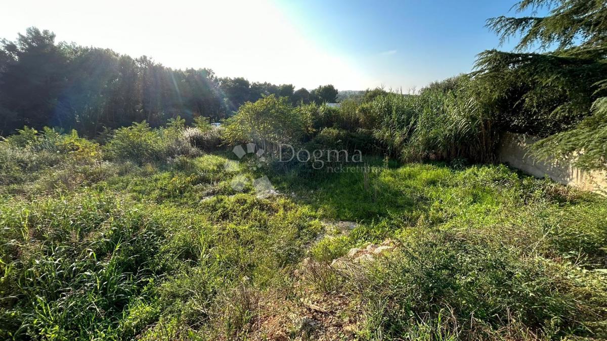 Terreno Veli vrh, Pula, 2.365m2