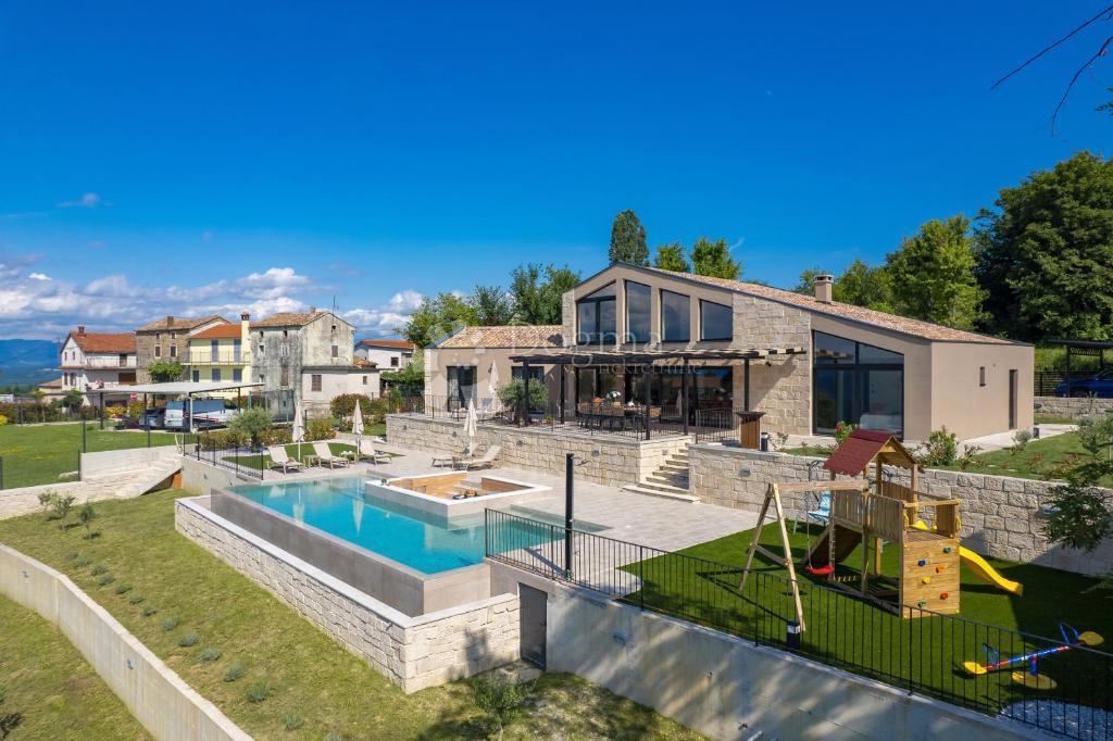 Casa Kašćerga, Pazin - Okolica, 230m2