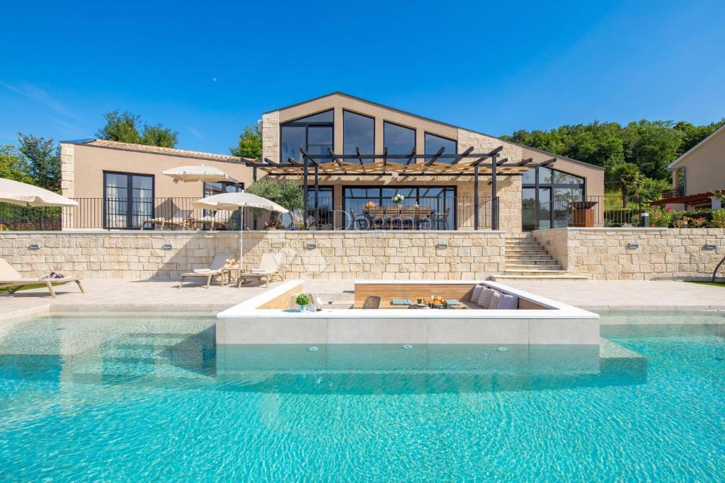 Casa Kašćerga, Pazin - Okolica, 230m2