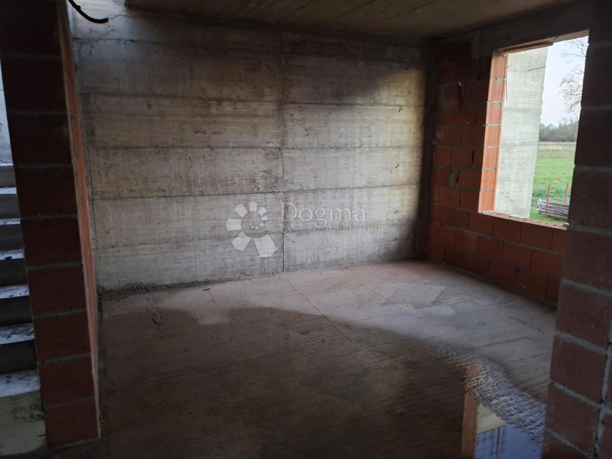 Casa Sesvetski Kobiljak, Sesvete, Željeznička ulica 59, 106m2