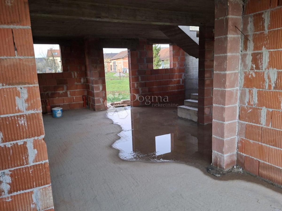 Casa Sesvetski Kobiljak, Sesvete, Željeznička ulica 59, 106m2