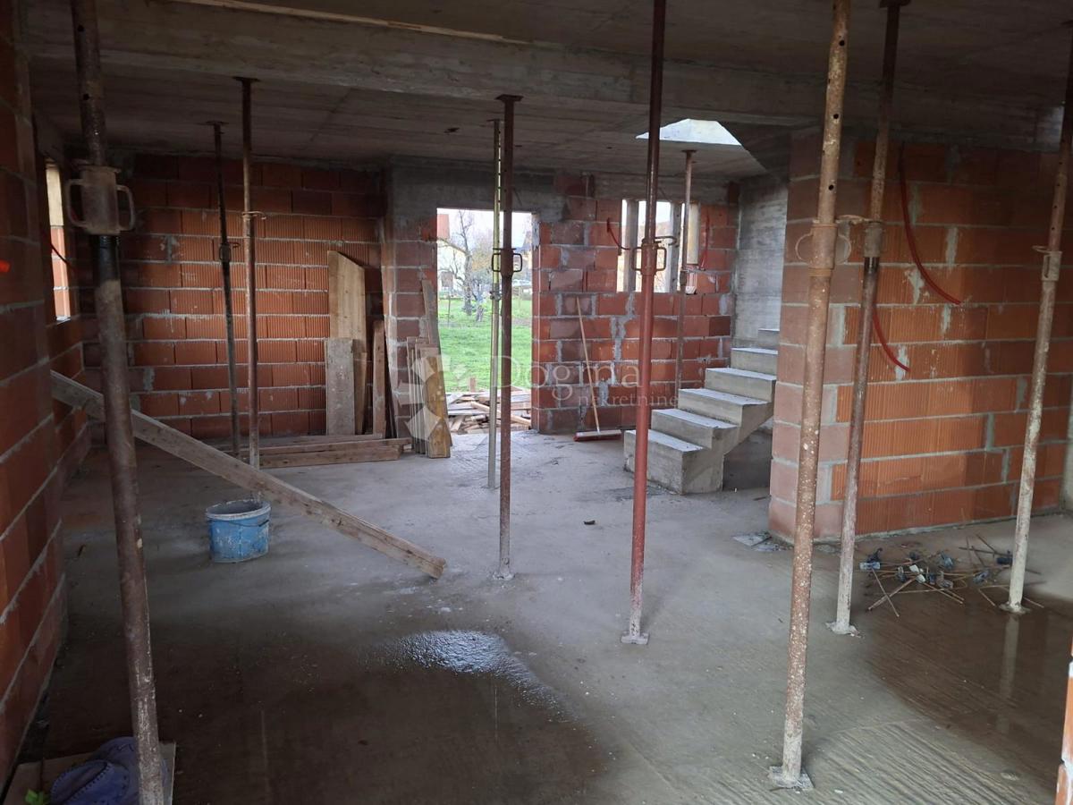 Casa Sesvetski Kobiljak, Sesvete, Željeznička ulica 59, 106m2