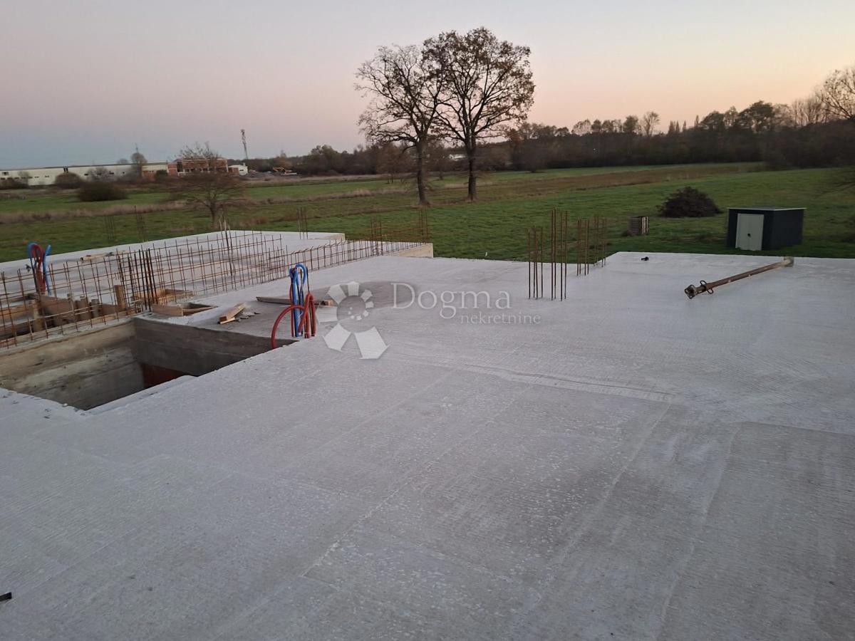 Casa Sesvetski Kobiljak, Sesvete, Željeznička ulica 59, 106m2