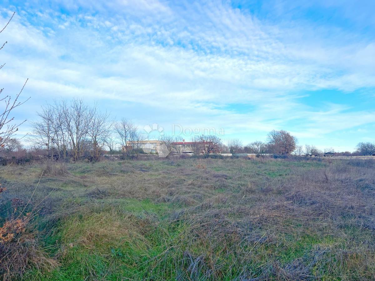 Terreno Marići, Kanfanar, 615m2