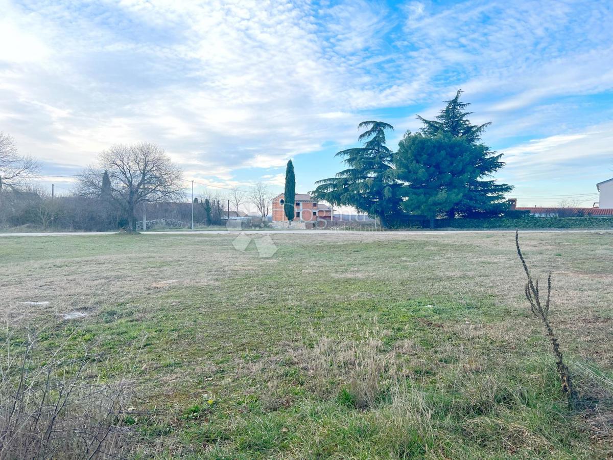 Terreno Marići, Kanfanar, 615m2