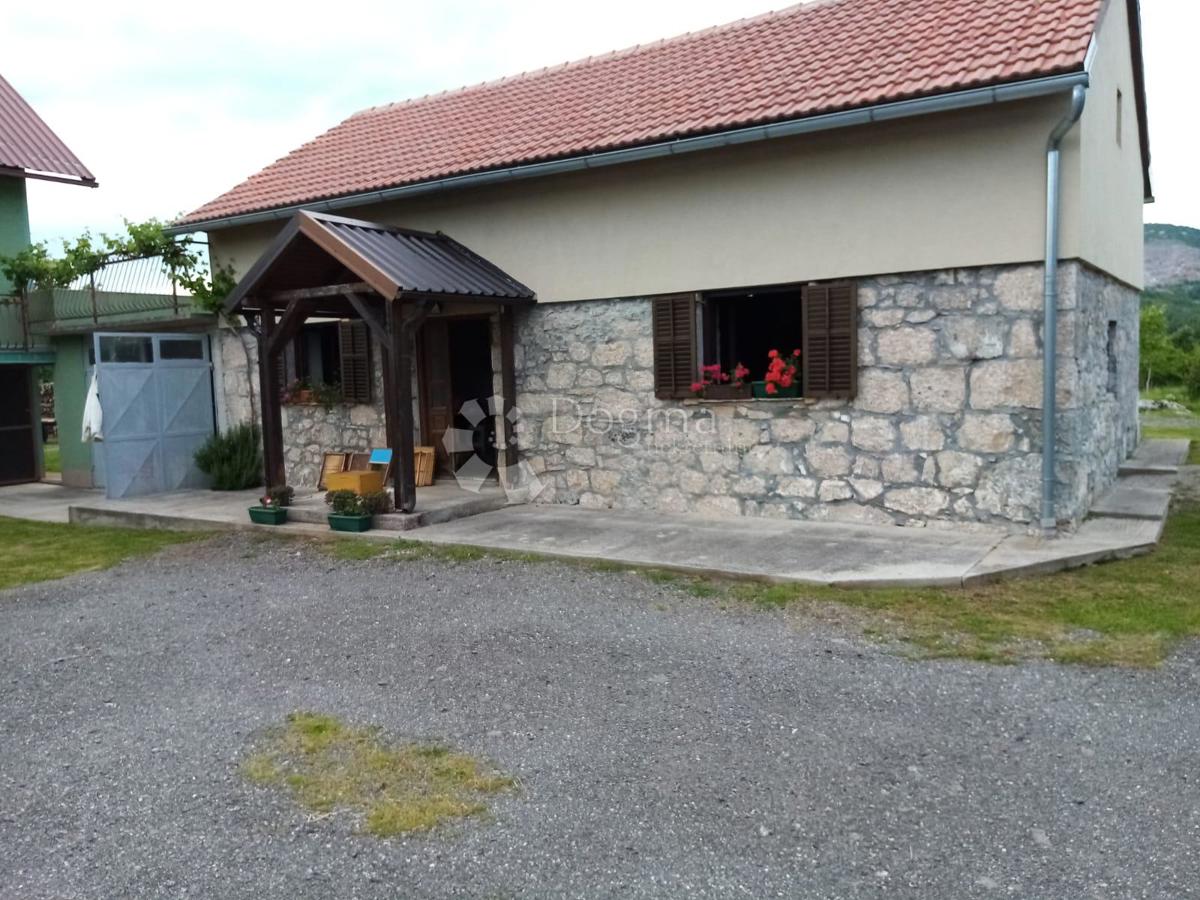 Casa Kik, Lovinac, 300m2